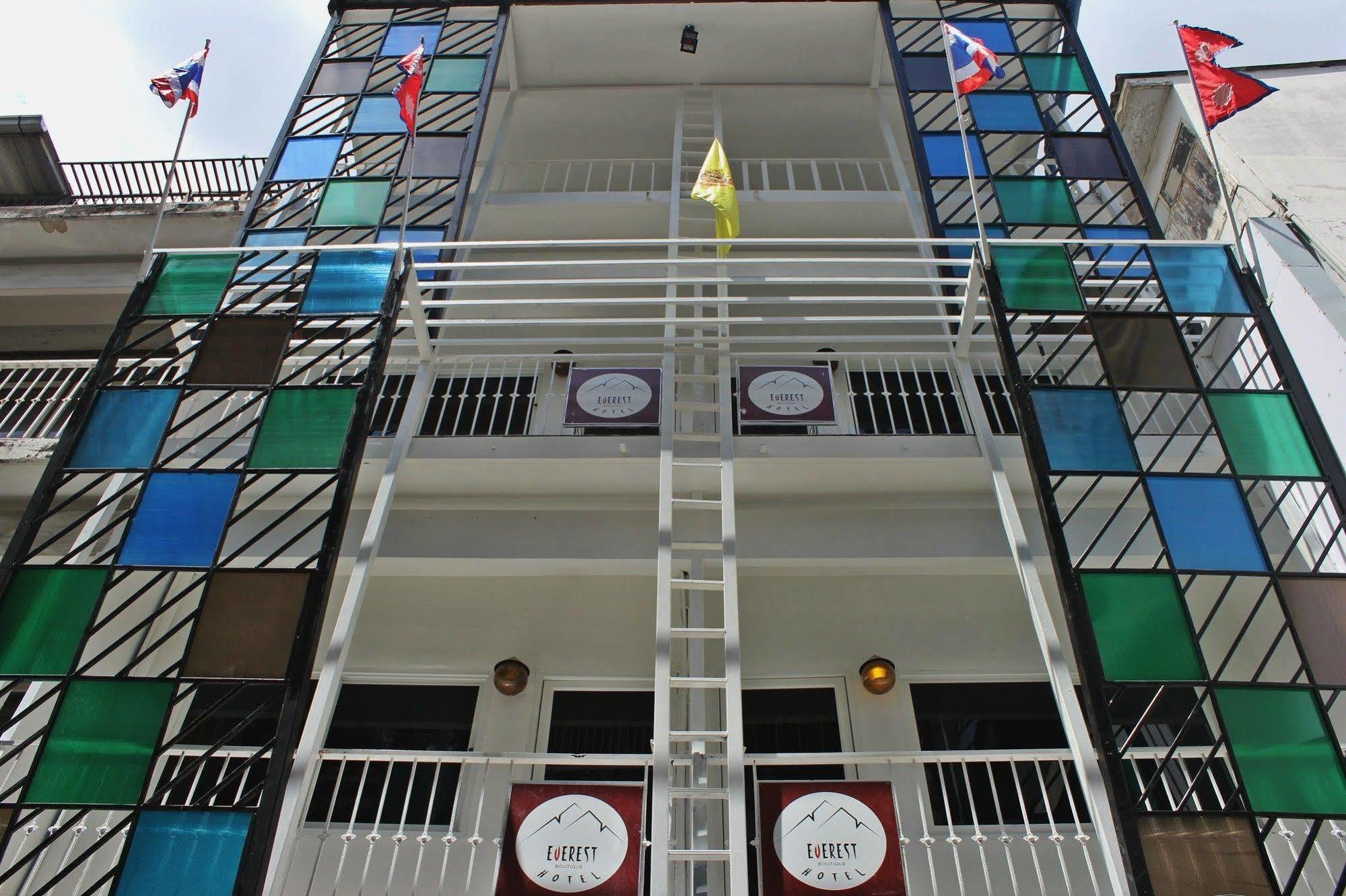 Everest Boutique Hotel Bangkok Exterior photo
